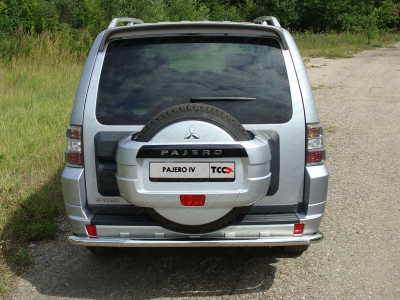 Защита заднего бампера центральная 60 мм ТСС для Mitsubishi Pajero 4 2006-2014